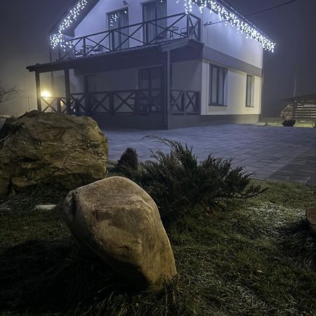 Гостевой дом U Anastasii I Sofii Bilya Richki Микуличин Экстерьер фото